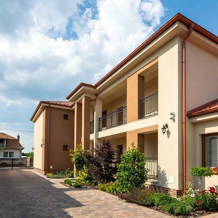 Villa Ephelia Dunajská Streda 외부 사진
