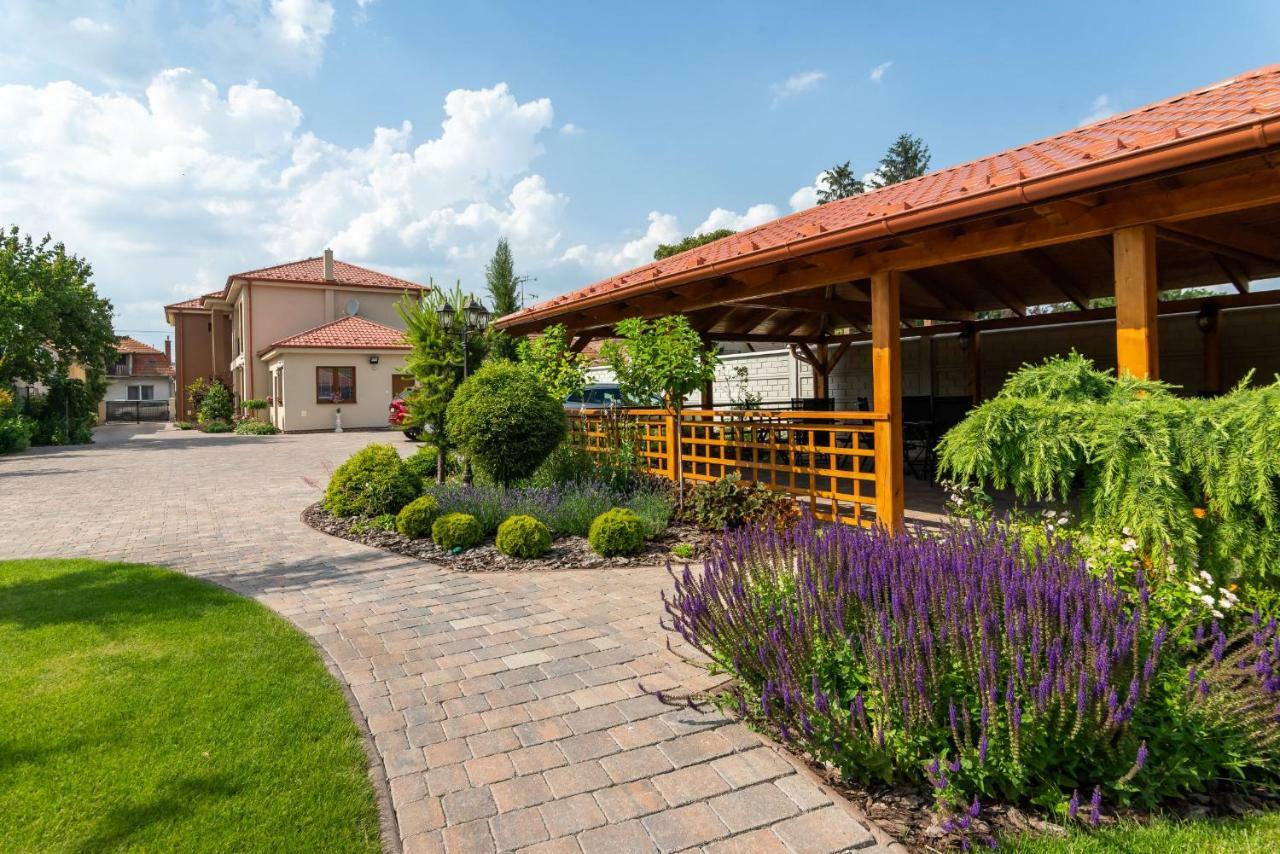 Villa Ephelia Dunajská Streda 외부 사진