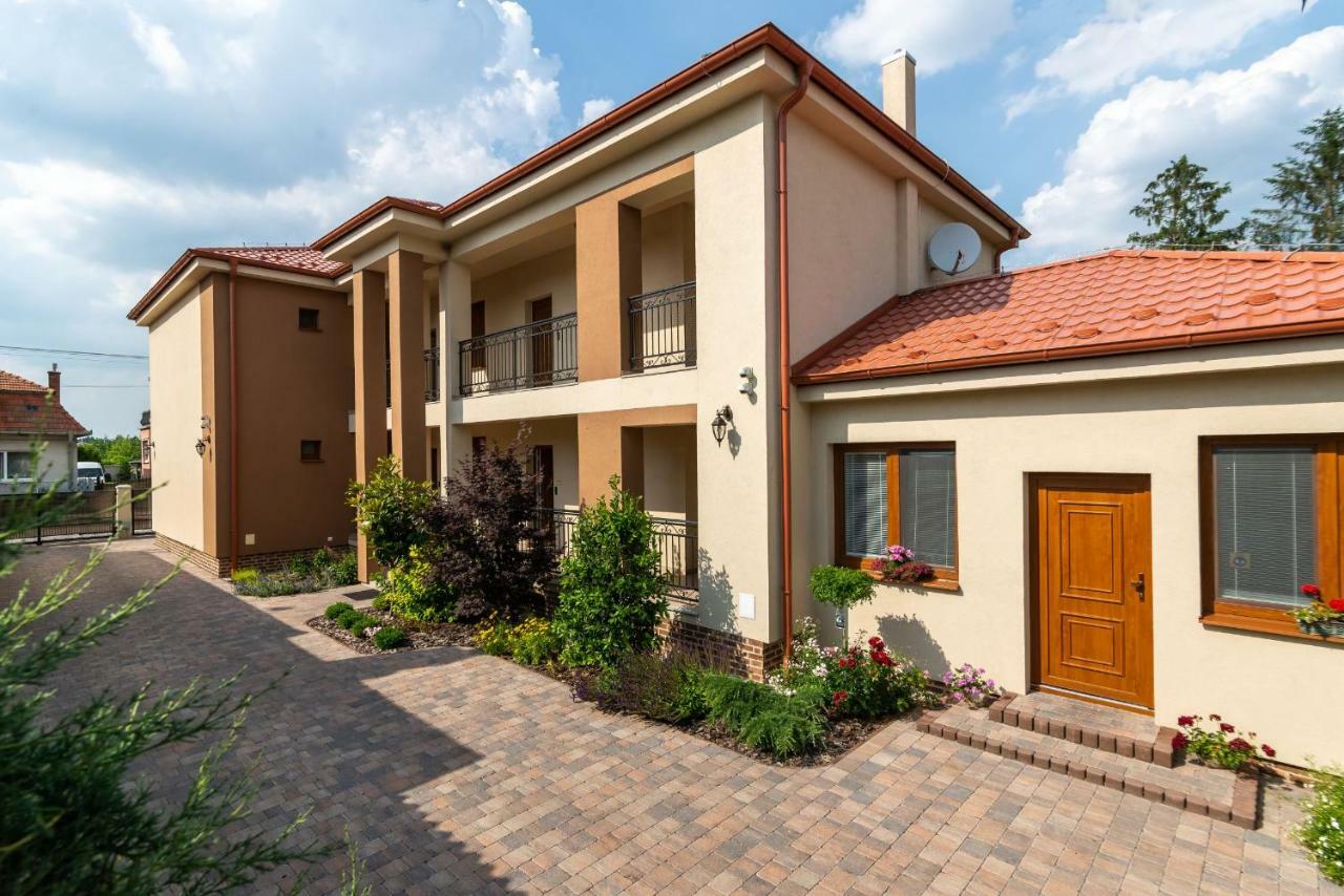 Villa Ephelia Dunajská Streda 외부 사진